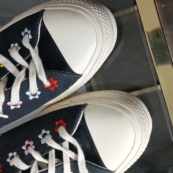 Converse Black Floral Sneakers Size 8 - Picture 14 of 16